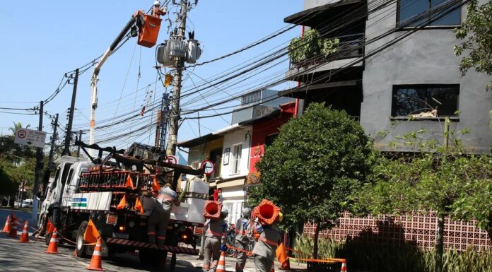 Com mais de 80% de terceirizados, maiores grupos do setor elétrico combinam lucros bilionários e salários reduzidos quase à metade