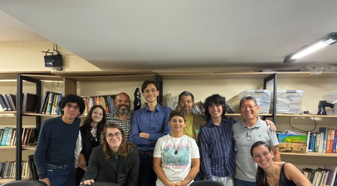 Estudantes investigam o movimento sindical e entrevistam dirigentes do STIU-DF para documentário sobre o mundo do trabalho