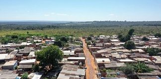 Consolidada há décadas, comunidade de Santa Luzia sofre com falta de saneamento básico e infraestrutura urbana precária - Valmor Pazos Filho